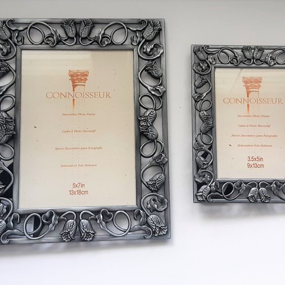 Metal Matching Pair Photo Frames Art Nouveau Style Tulips Ornate NOS Connoisseur - Picture 9 of 10